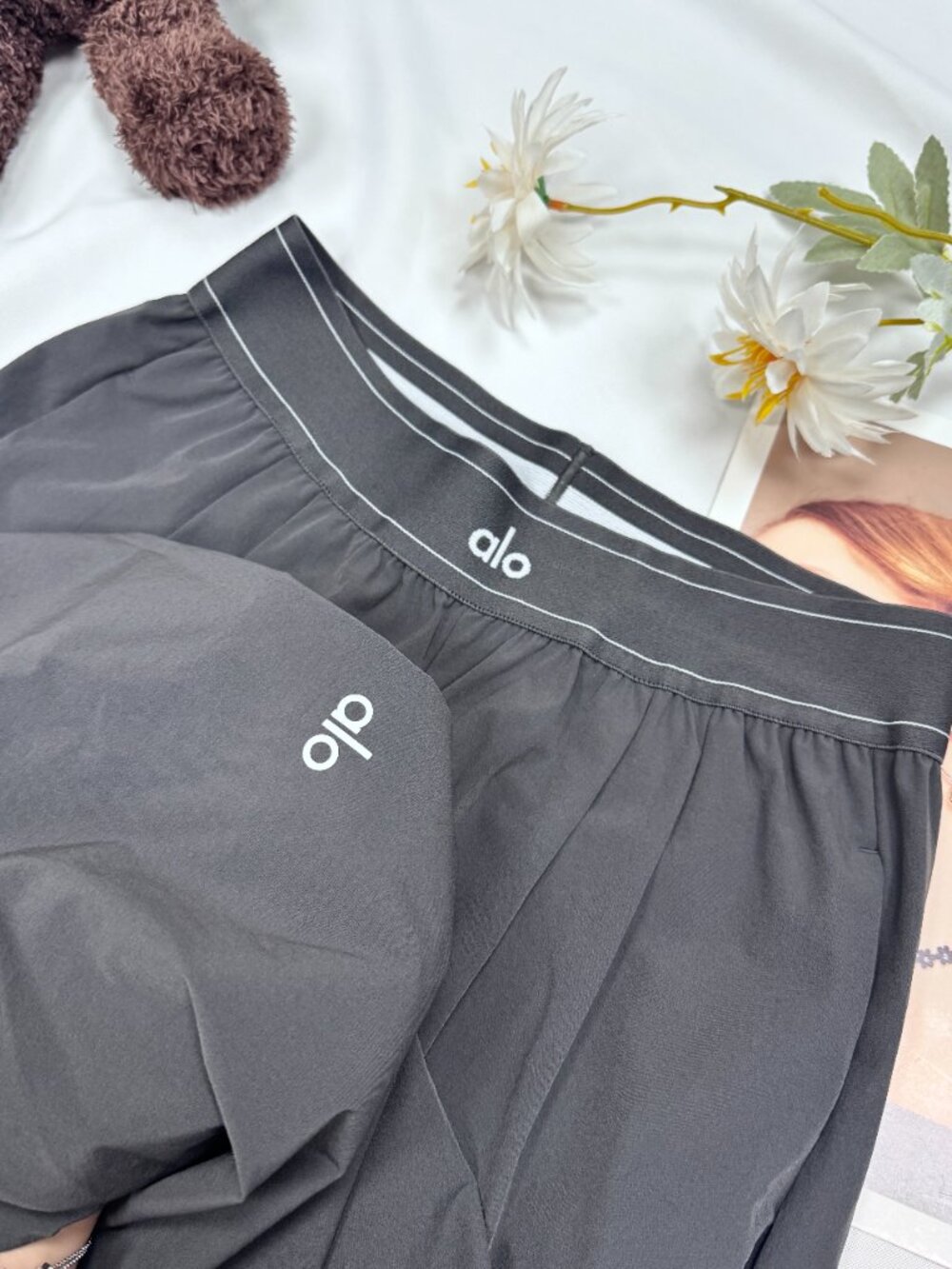 NWT 😘 ALO Yogo Suit Up Trousers ❤ Summer/Casual/Straight Legs pants (Regular) - Picture 3 of 8